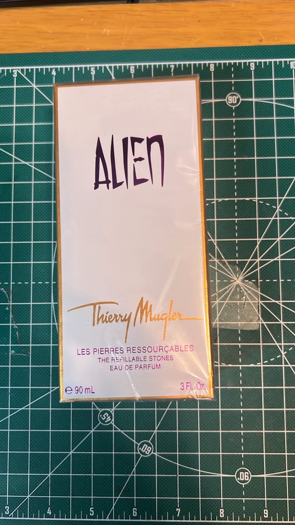 Thierry Mugler Alien Eau de Parfum 3.0 oz / 90 mL – Women’s Fragrance